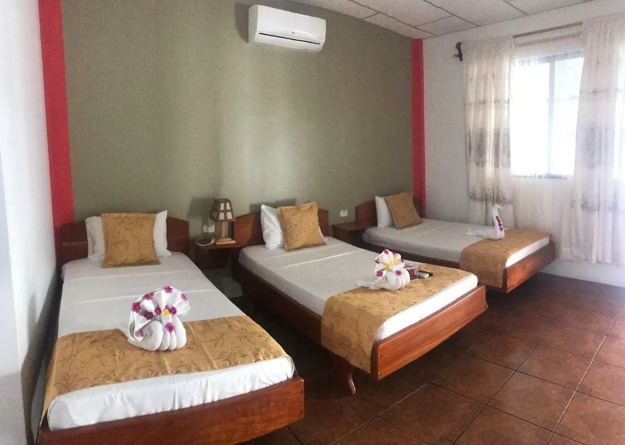 Hostel Hostal La Mirada Del Solitario George Puerto Ayora  Ecuador